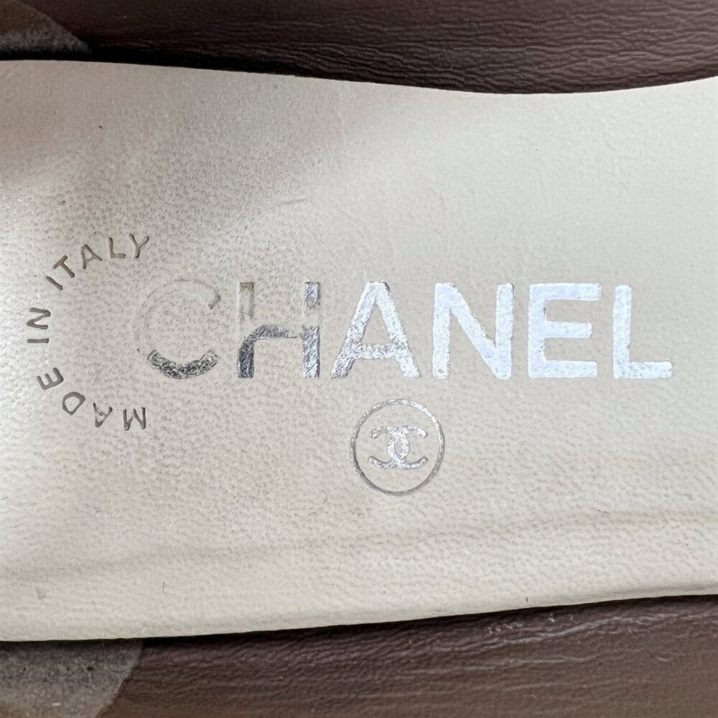 Chanel Two Toned Black Tan Leather Logo Cap Toe Bow Round Toe Ballet Flats
