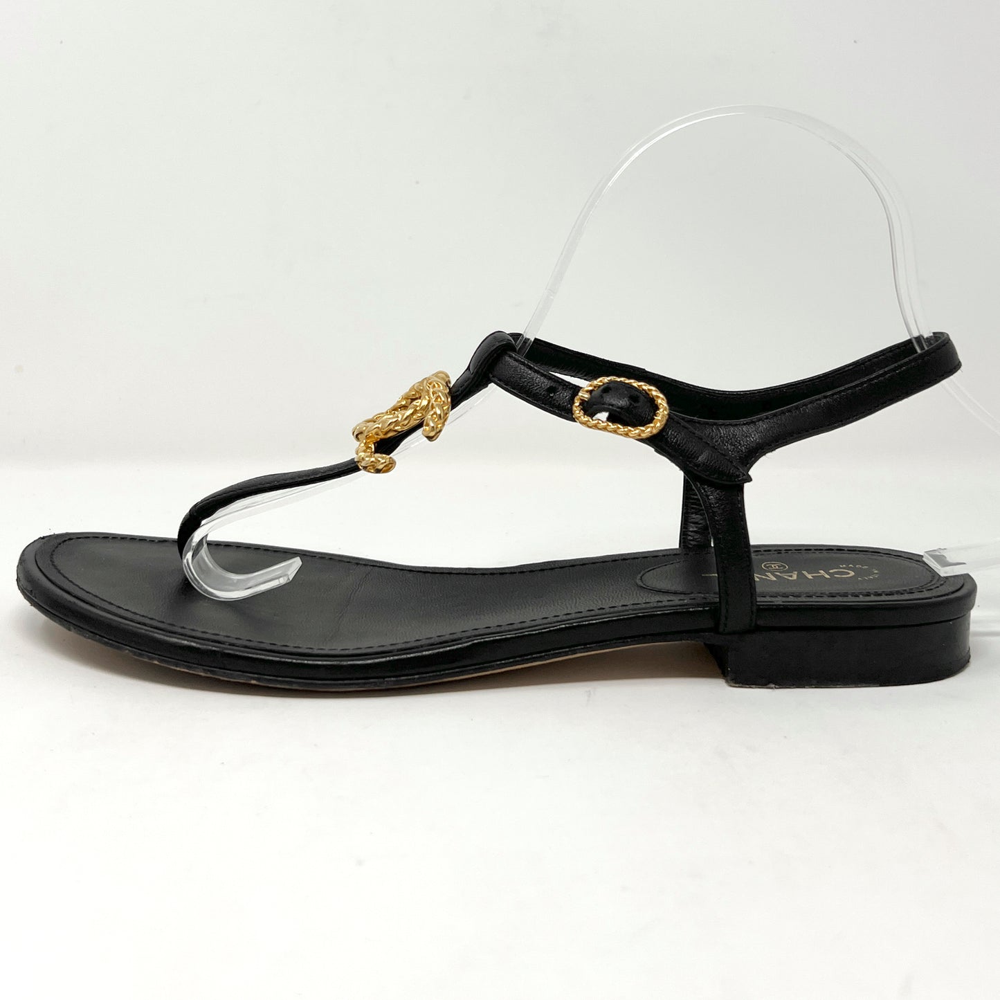 Chanel Black Leather Gold Metallic Interlocking Logo Flat Thong Sandals Size EU 39