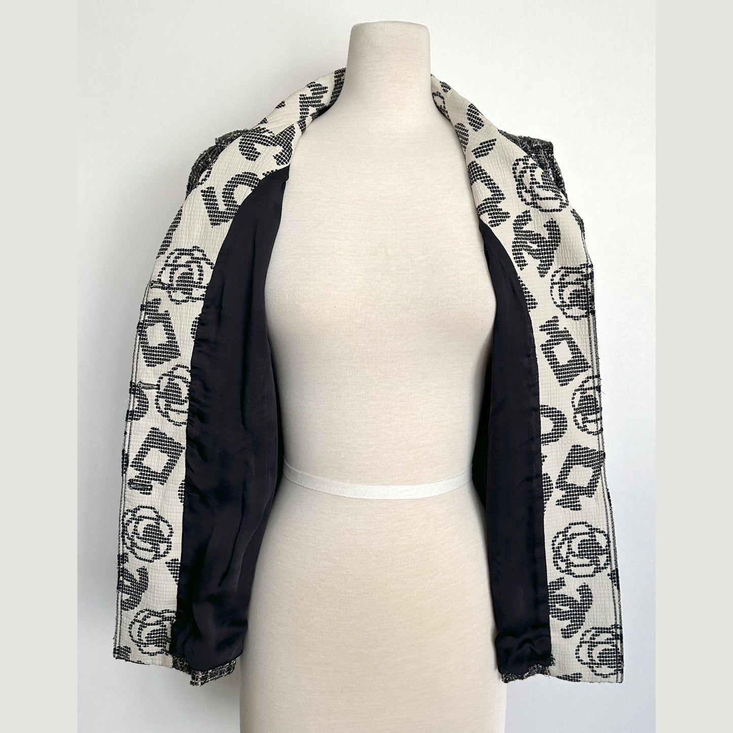 Chanel Vintage Tweed Logo Collar Blazer Jacket Size EU 42