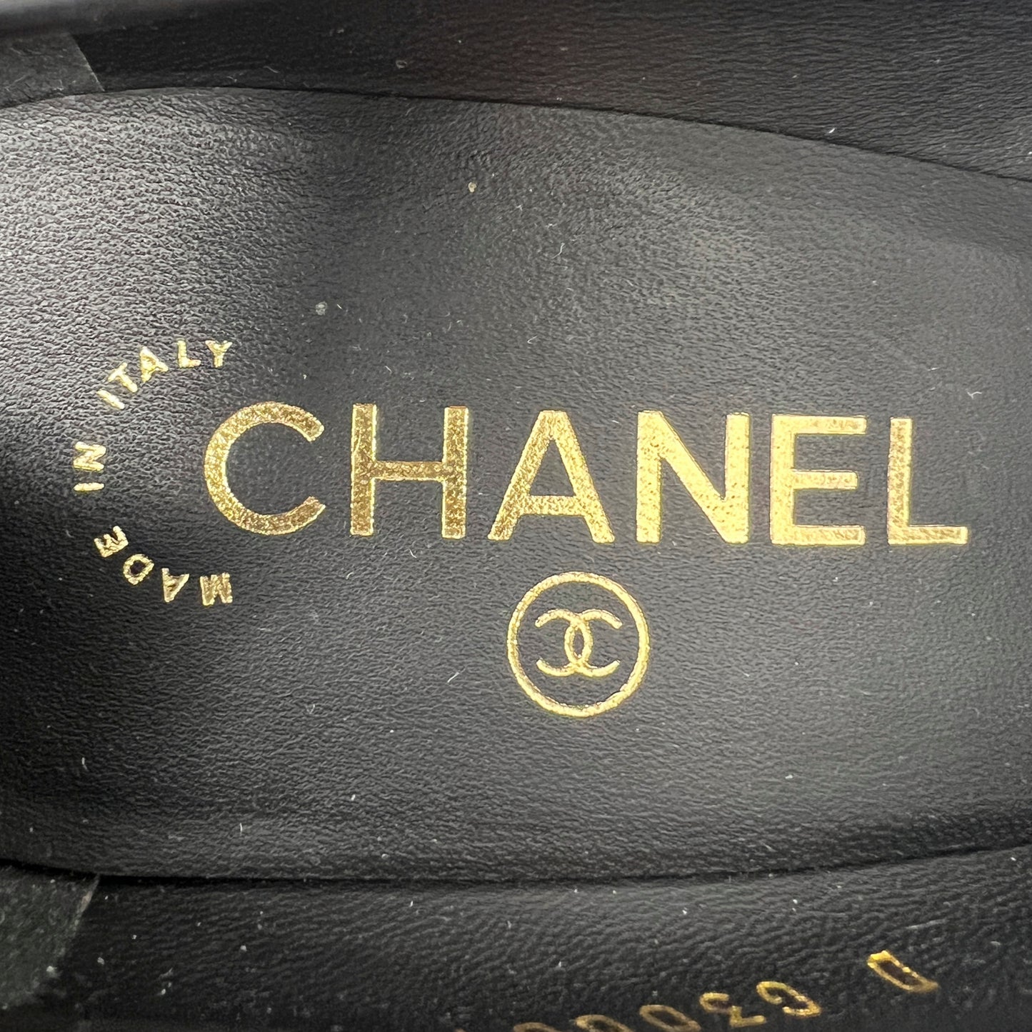 Chanel Black Leather Logo Cap Toe Chain Platform Pumps Size EU 39.5