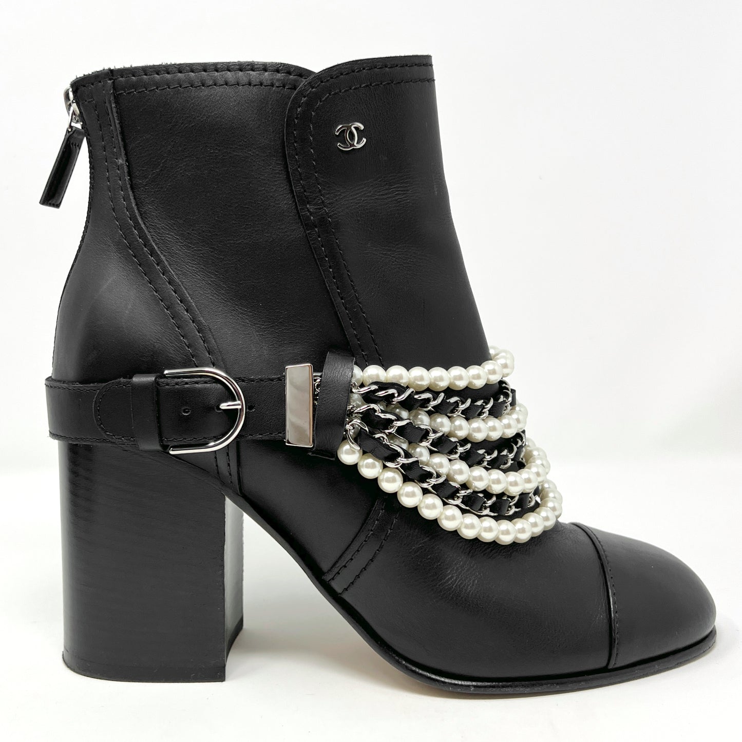 Chanel 2018 Black Leather Cap Toe Pearl Chain Ankle Boots Size EU 40