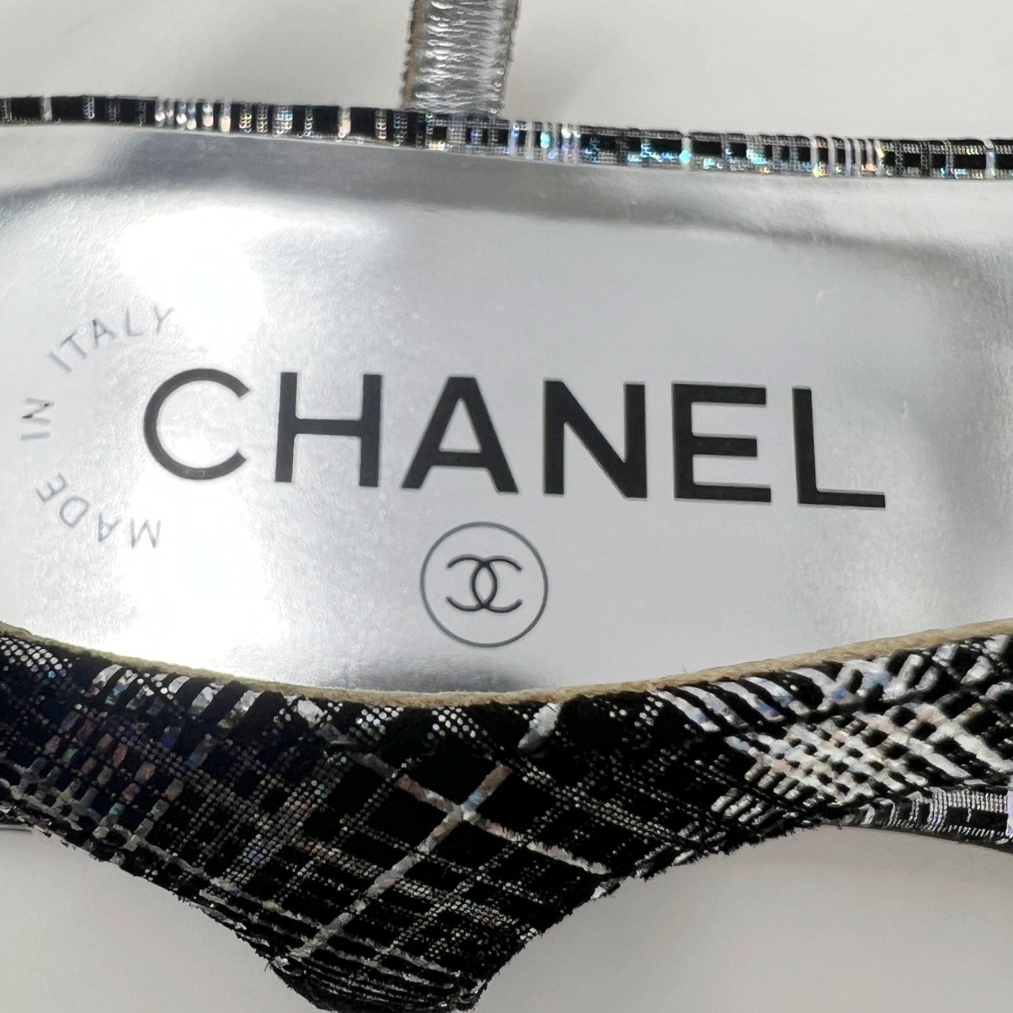 Chanel Metallic Thread Plaid Pattern Thong Flat Crystal Metal Logo Sandals Size EU 38