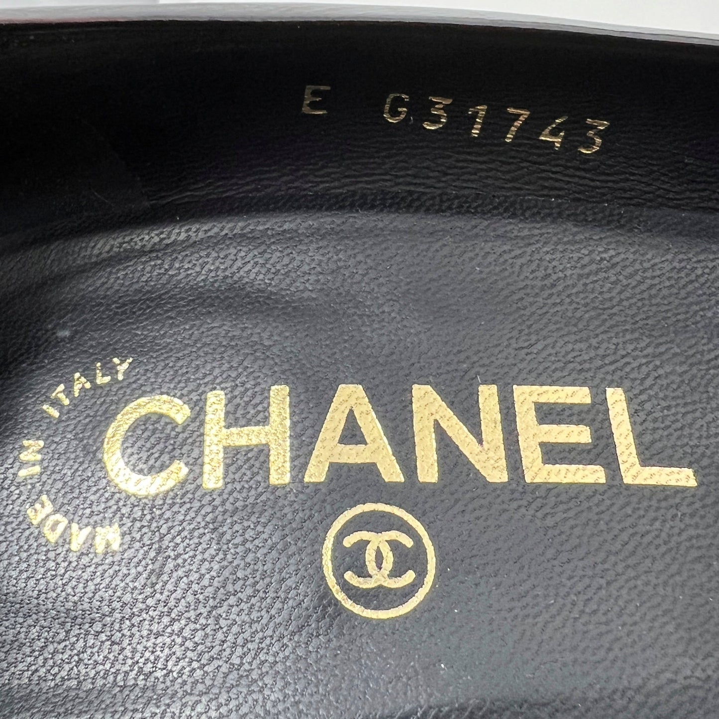Chanel Black Leather Cap Toe Gold Camellia CC Logo Studded Block Heels Pumps Size EU 39