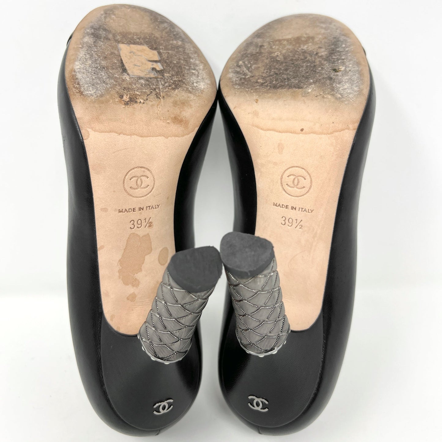 Chanel Black Leather Round Toe Metal Pearl CC Interlocking Logo Heels Pumps Size EU 39.5