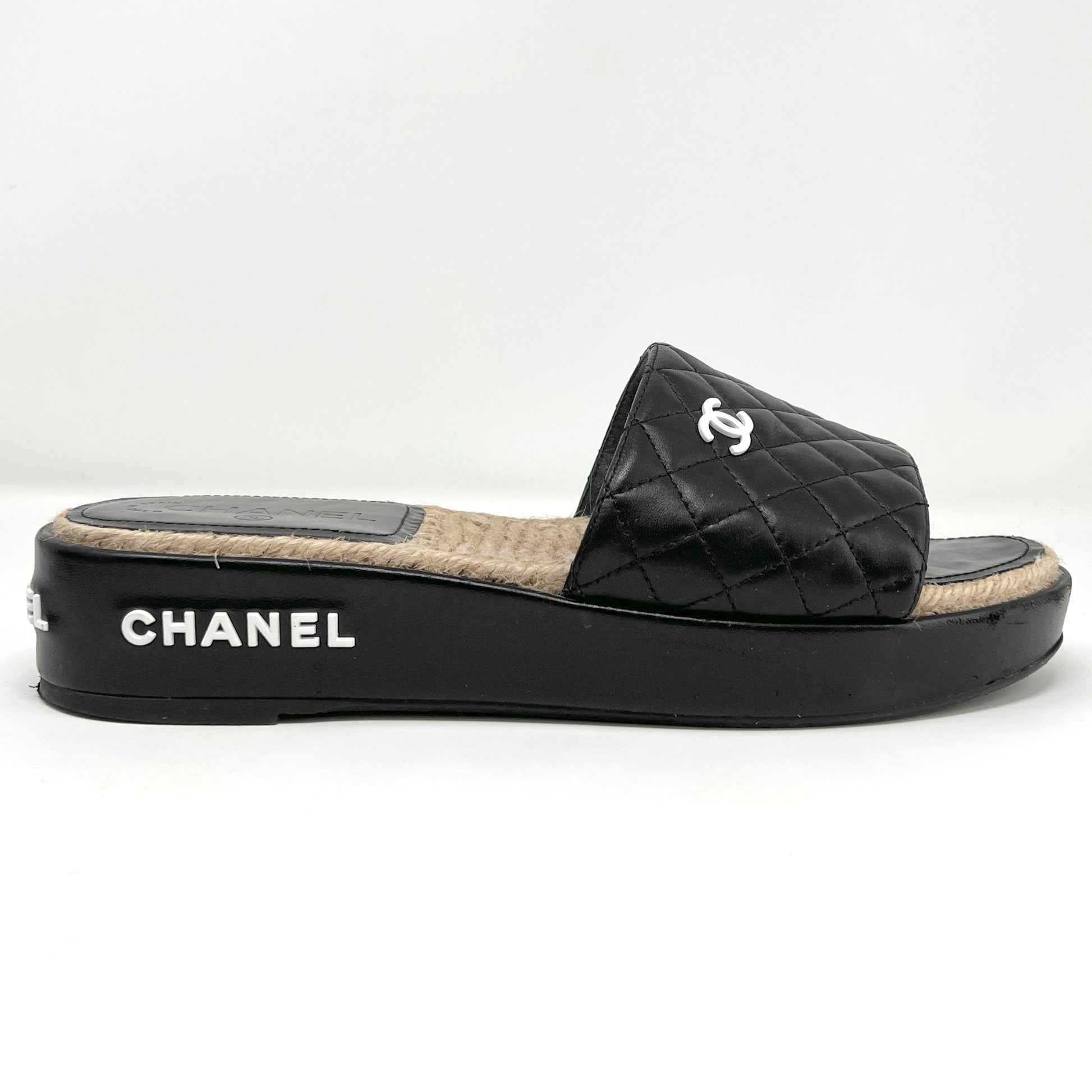 Chanel Black Quilted Leather White Interlocking Logo Espadrilles Sandals Mules