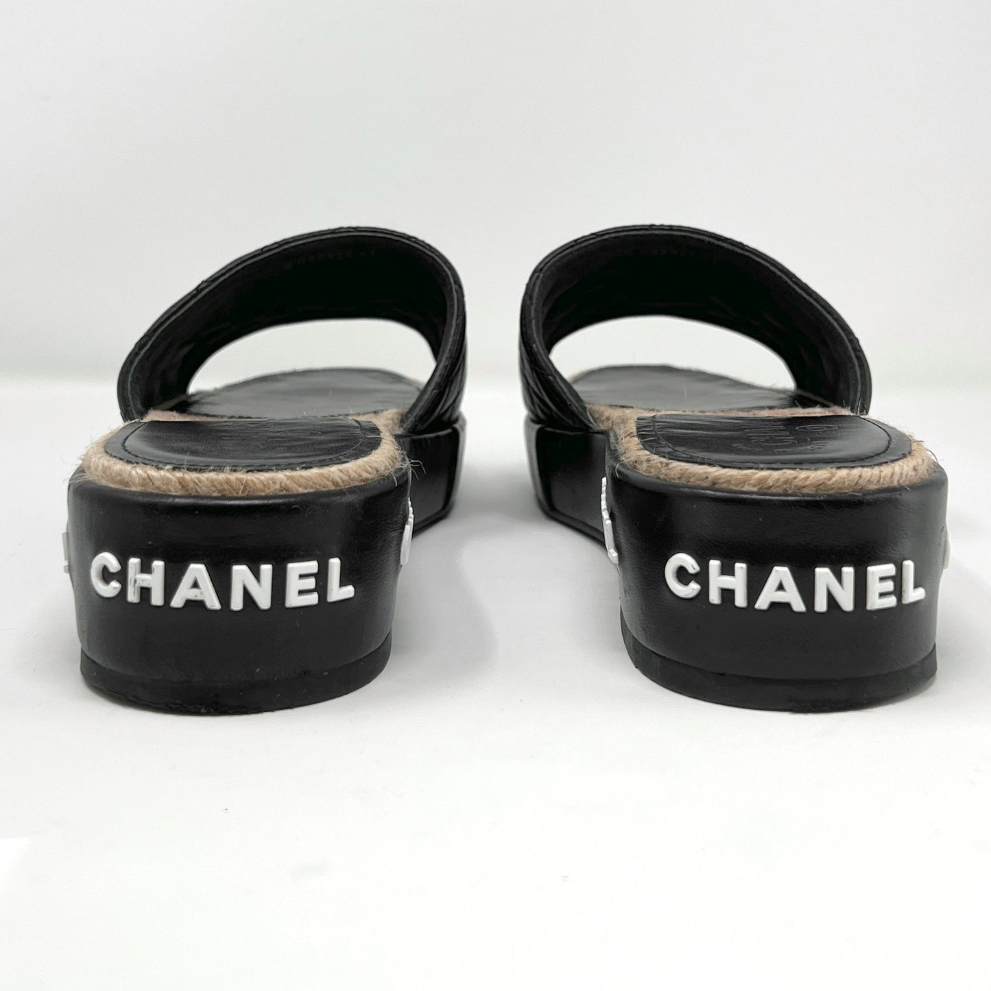 Chanel Black Quilted Leather White Interlocking Logo Espadrilles Sandals Mules Size EU 41