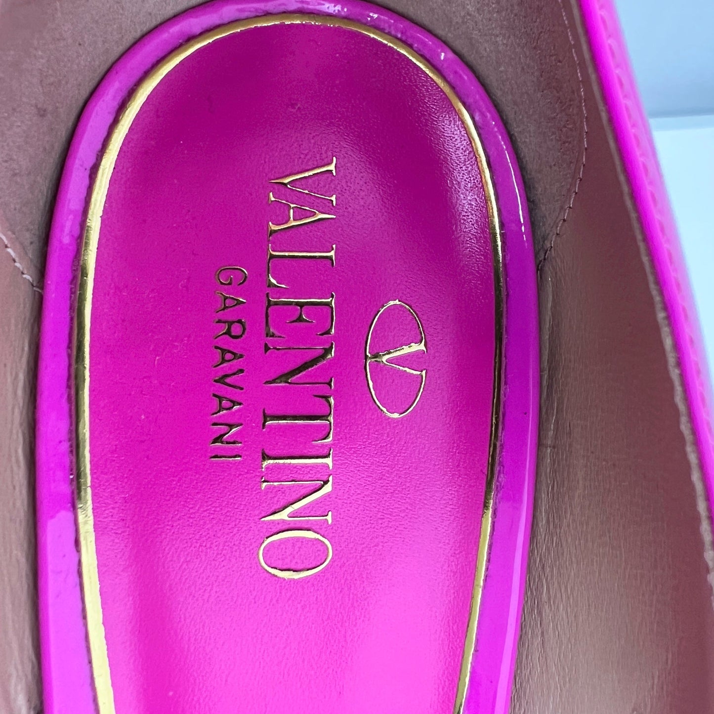 Valentino Tan-Go V Logo Pink Patent Leather Pointed Ankle Strap Platform Pumps Size EU 38